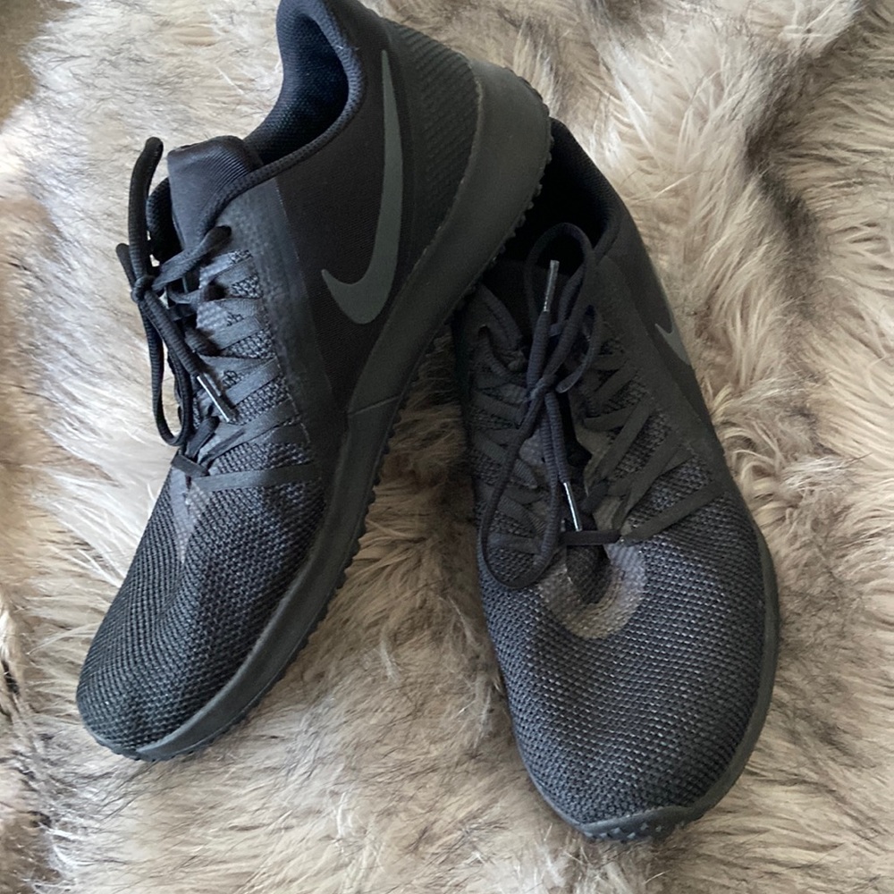 Nike training shoes all black